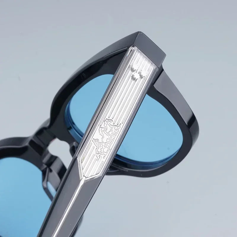 The Curato Crystal Frame: Modern Clarity, Timeless Design.